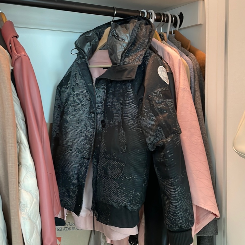Women Small Canada Goose Chiliwack Bomber Jacket in Black/Limited Edition